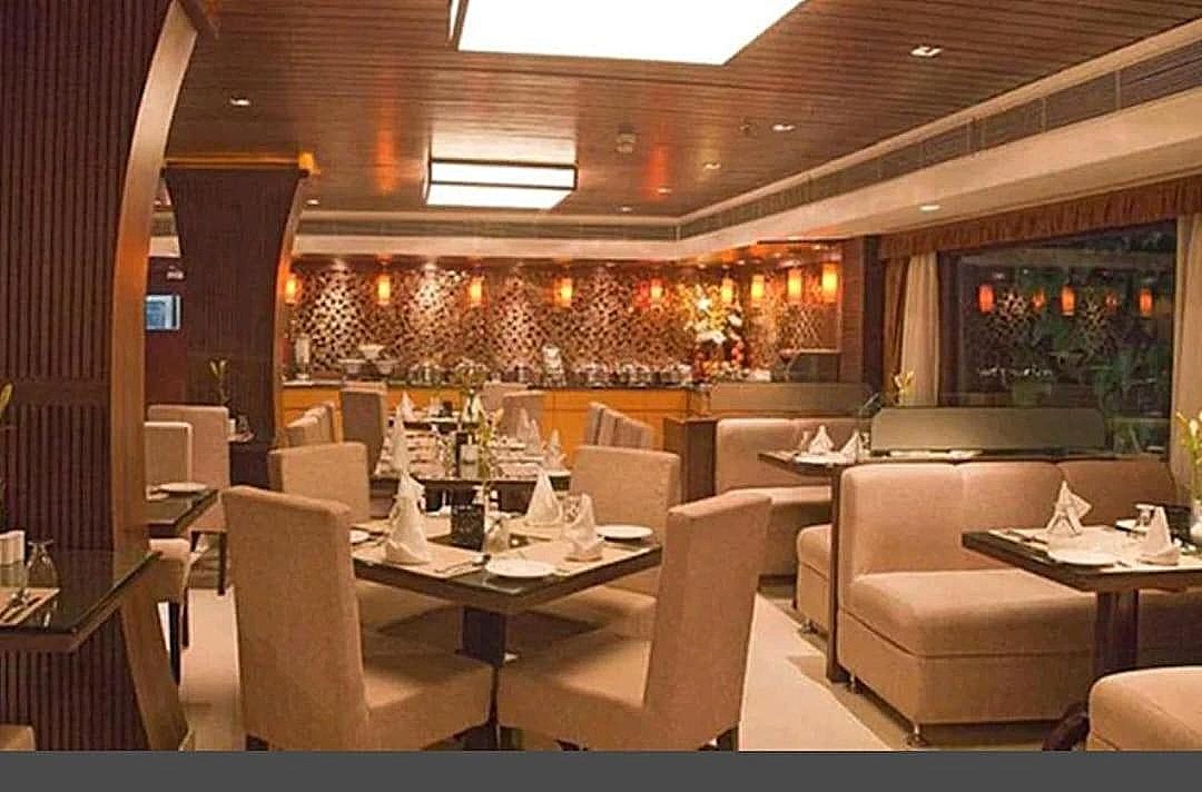 Food & Dining