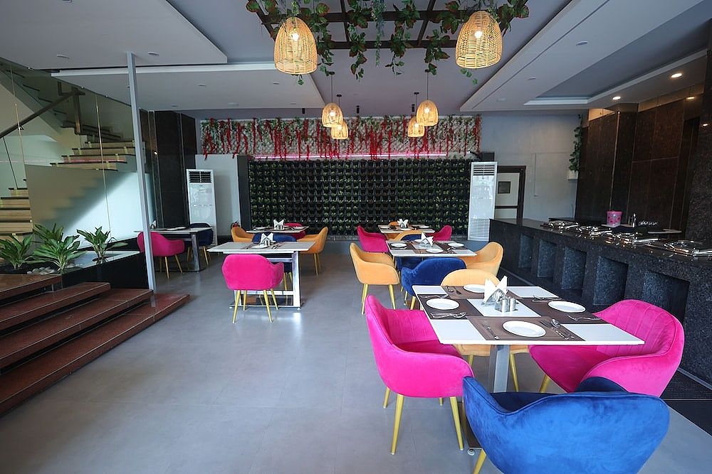 undefined Hotel Windsor Heights 4