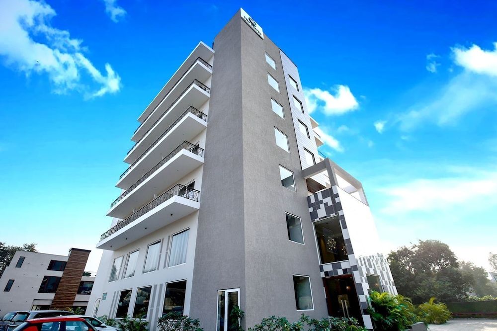 undefined The Zenith - A Boutique Hotel By Hot Millions 5