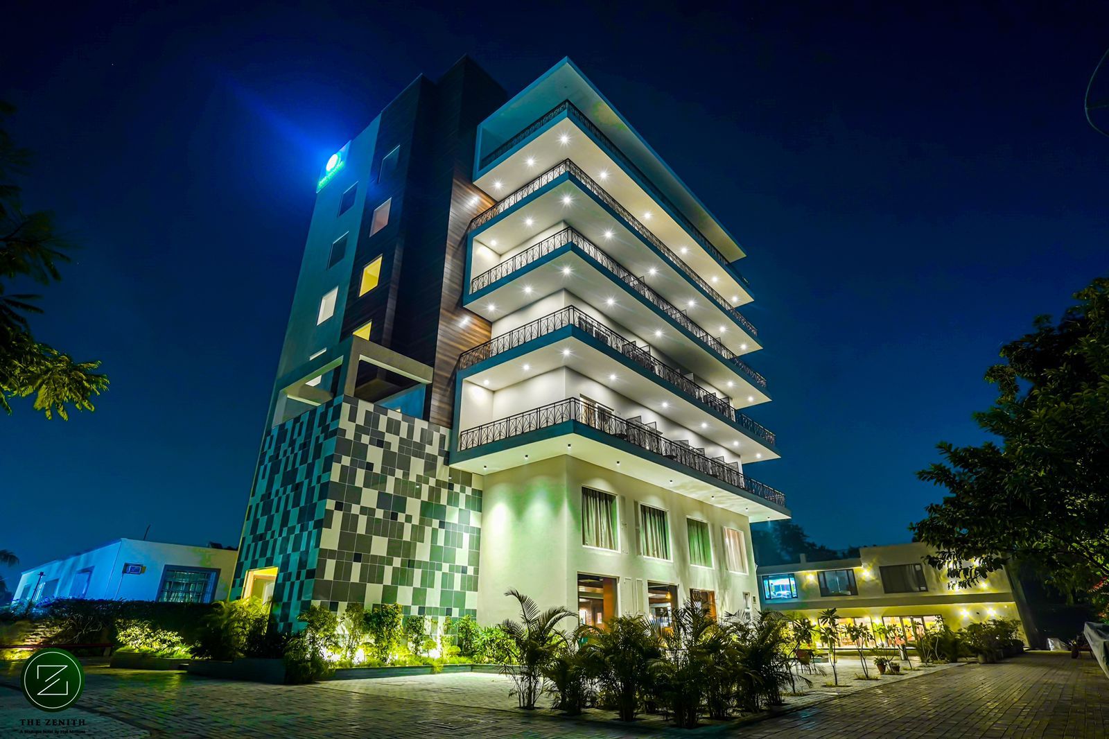 undefined The Zenith - A Boutique Hotel By Hot Millions 9