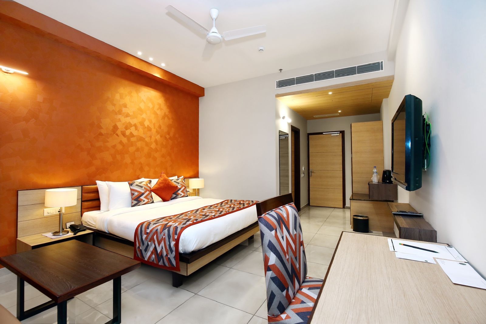 The Zenith - A Boutique Hotel By Hot Millions Deluxe Room 4