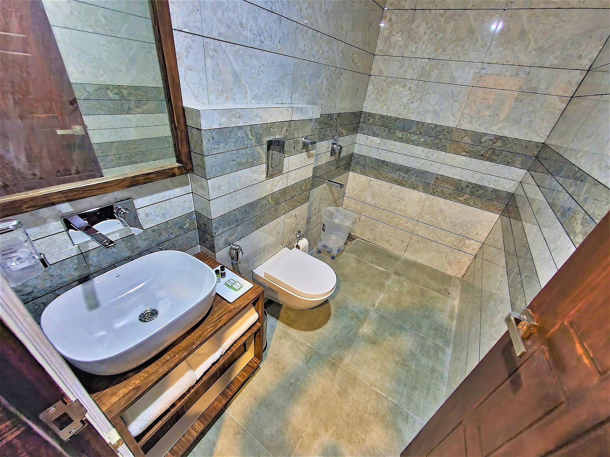 Backwoods Retreat Shimla Chanari Stone Cottage 2km of off roading kuccha non metalled road till property from Shimla Manali 6