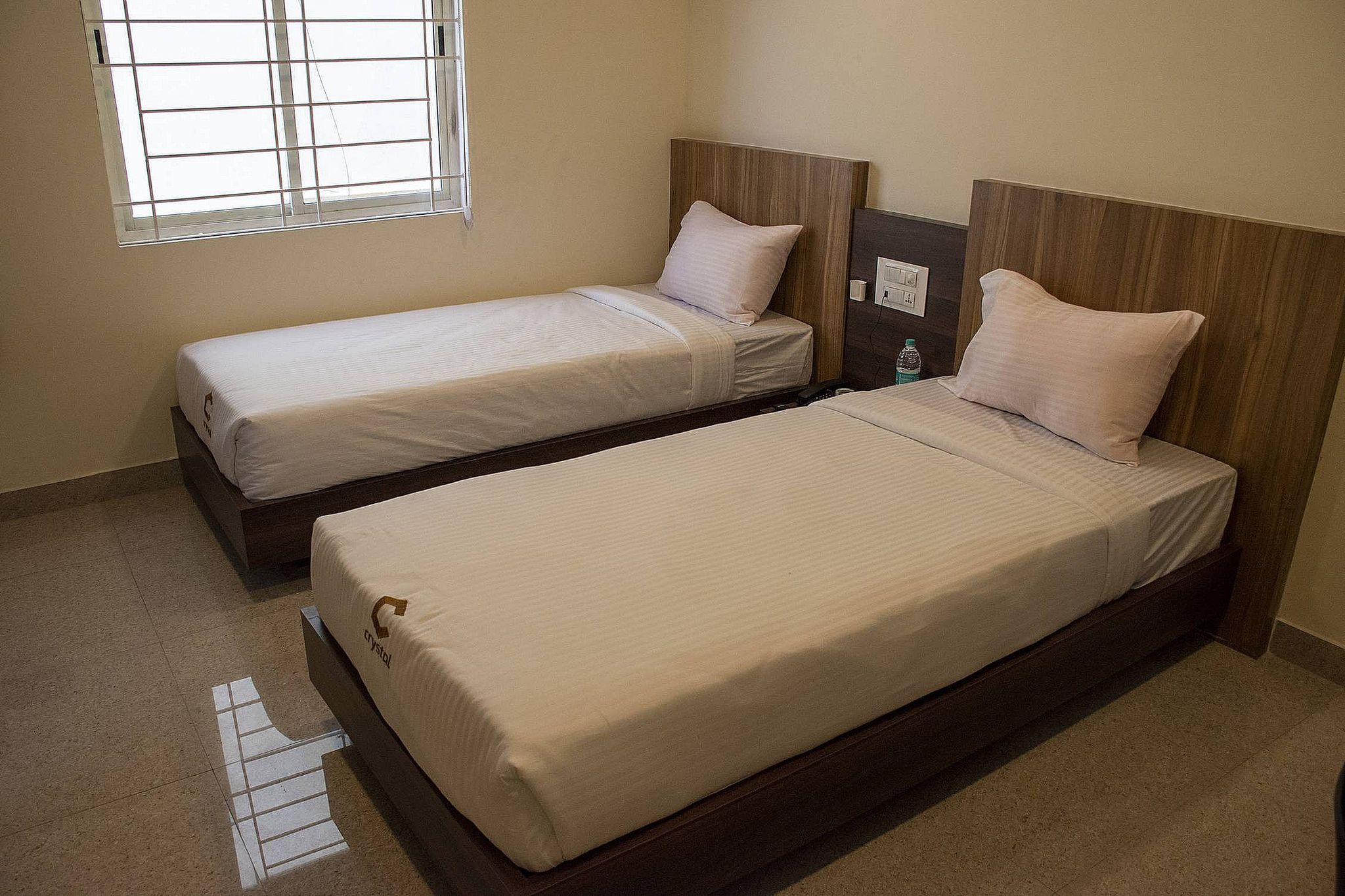 undefined Crystal Inn 5