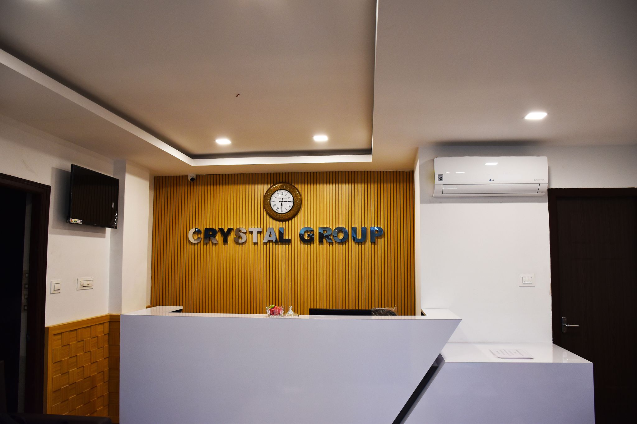 undefined Crystal Inn 10