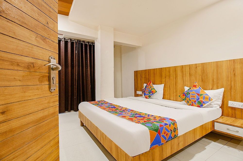 Via Sunshine Regency Deluxe Room 3