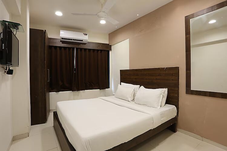 Hotel Kamran Residency - Near US Embassy Deluxe Double Room 9