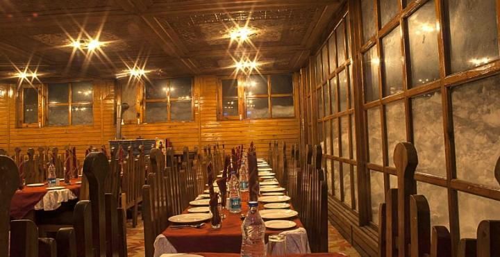 Food & Dining