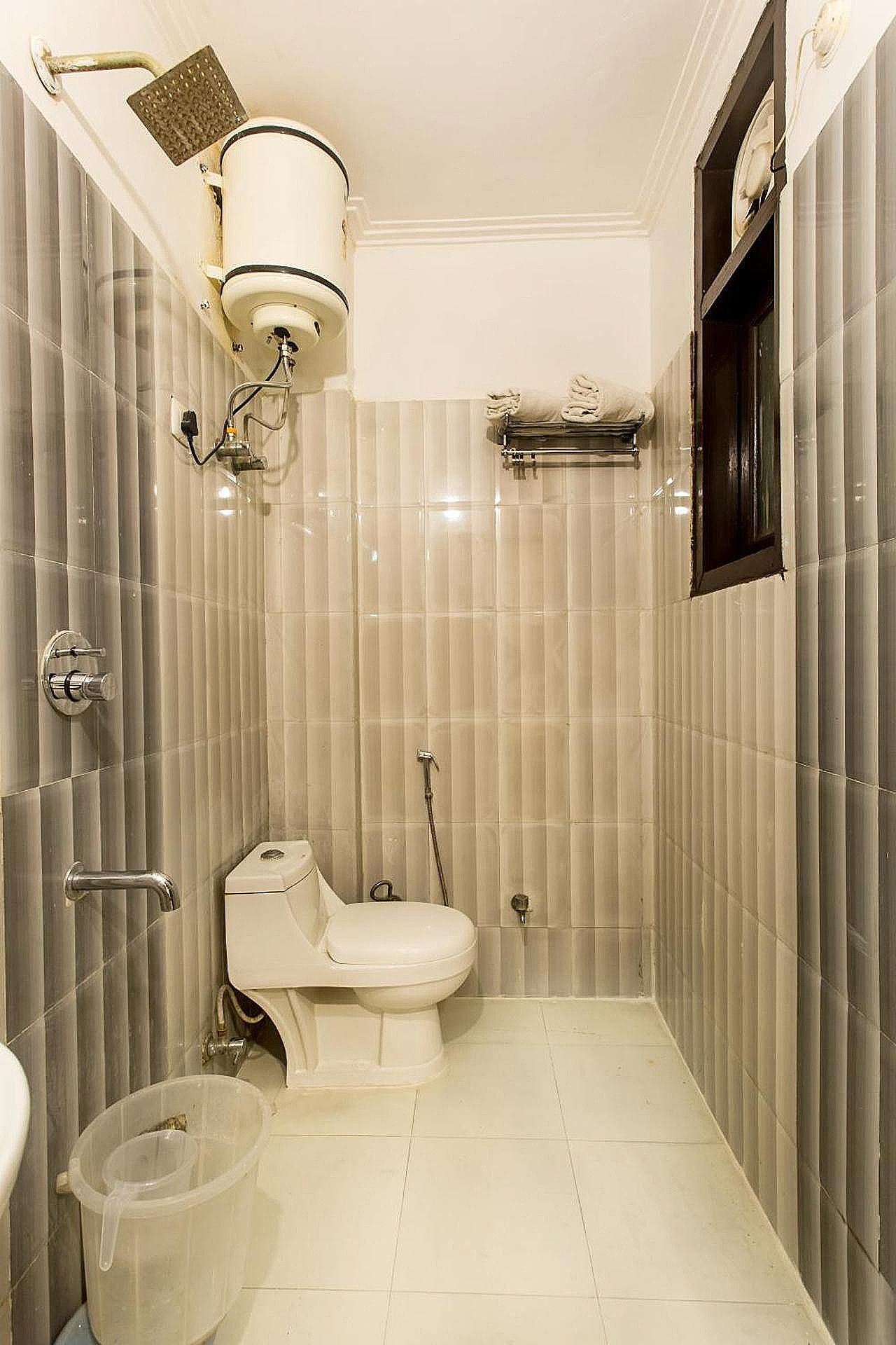 Hotel Earth Deluxe Double Room 6