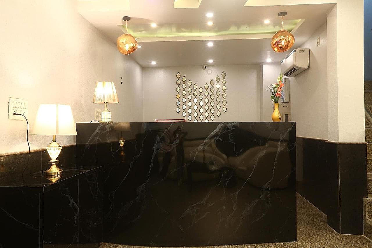 undefined Hotel Earth 9