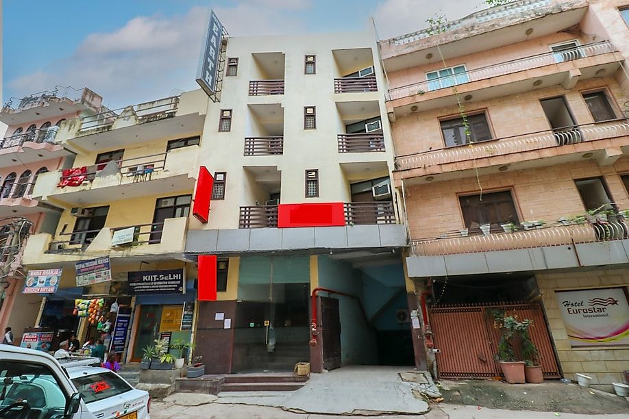 undefined Hotel Earth 3