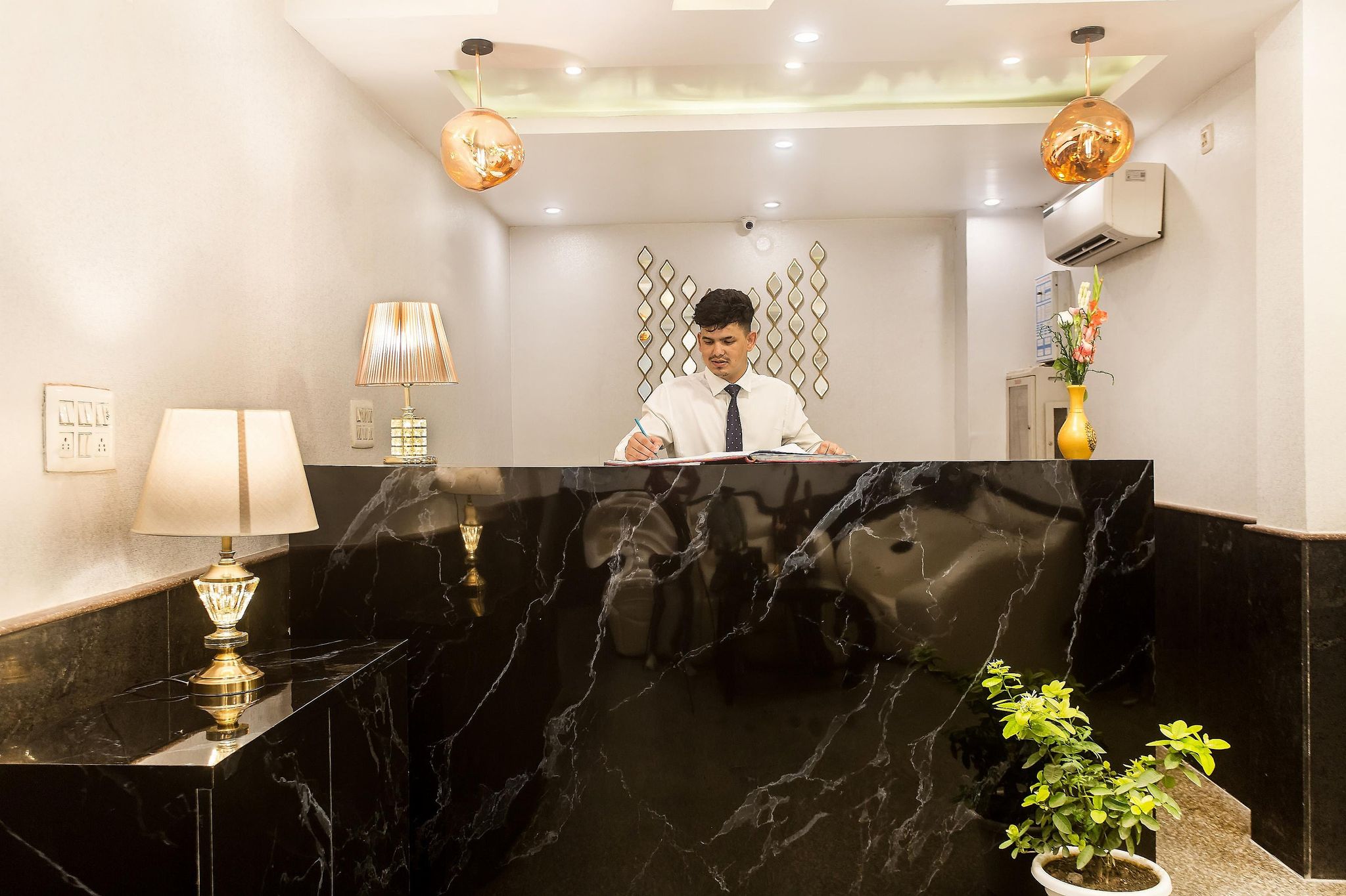 undefined Hotel Earth 5
