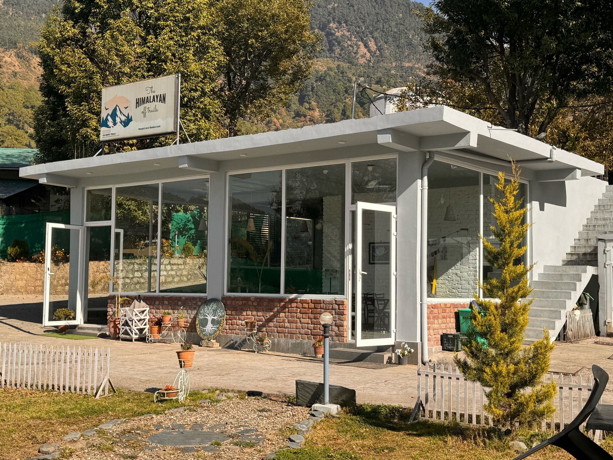 Hotel Himalayan off trails