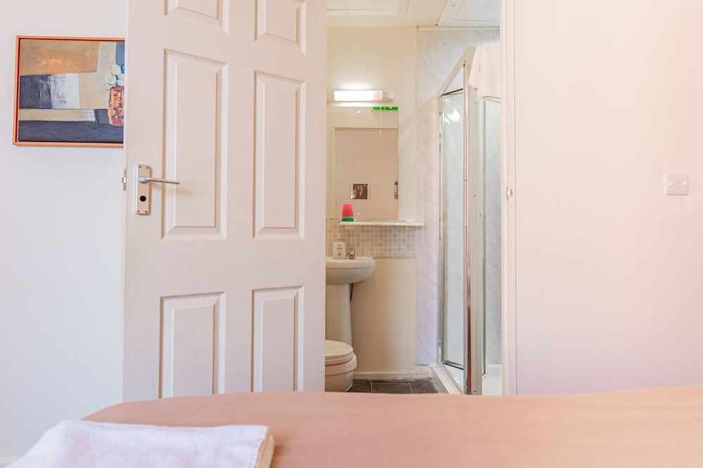 City Centre Guest House - Gloucester Park Twin Room, Ensuite 4