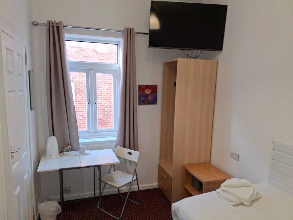 City Centre Guest House - Gloucester Park Single Room, Ensuite 6