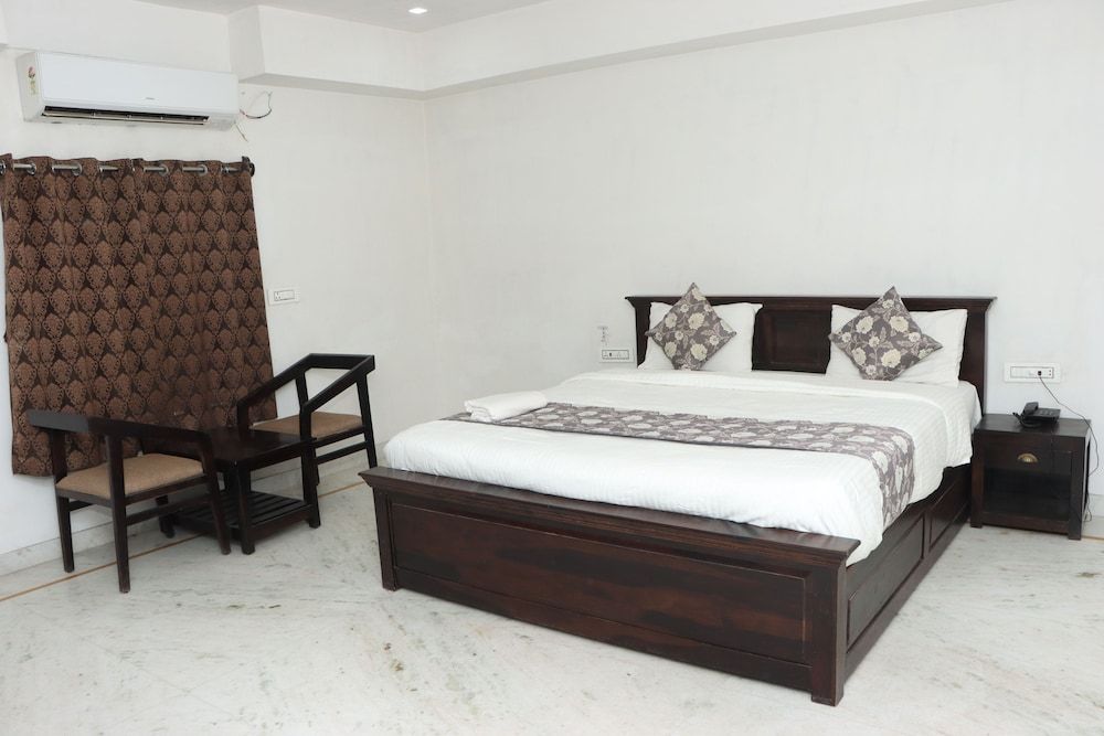 Hotel Marwar Palace Deluxe Room 2