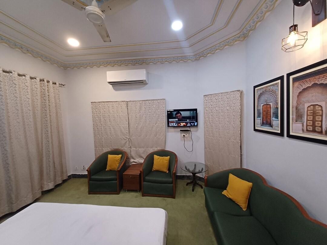 Hotel Natraj Palace