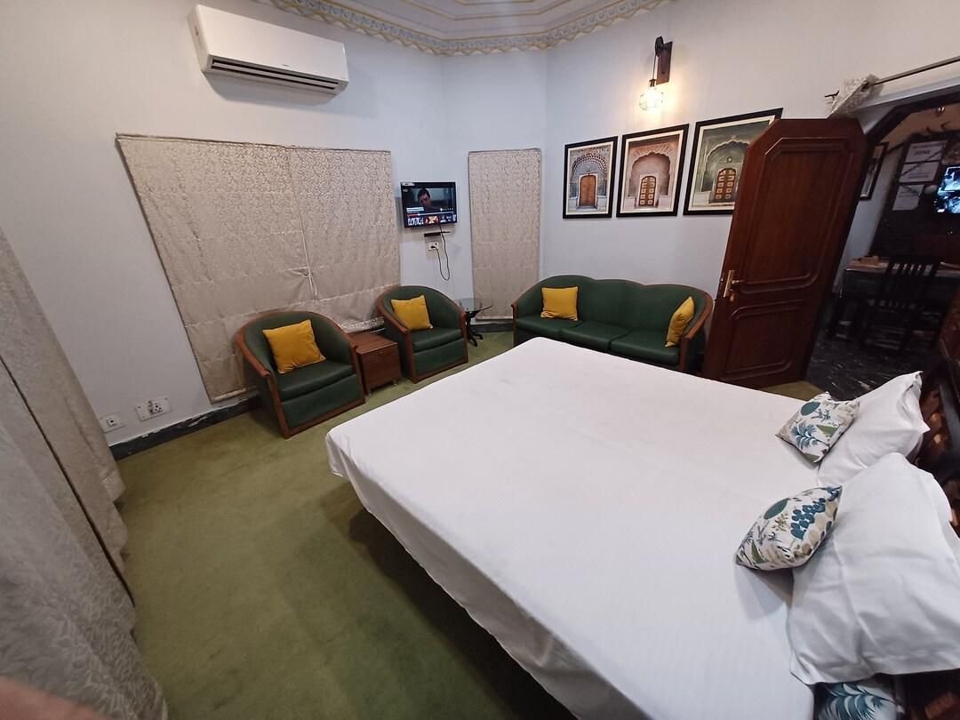Hotel Natraj Palace
