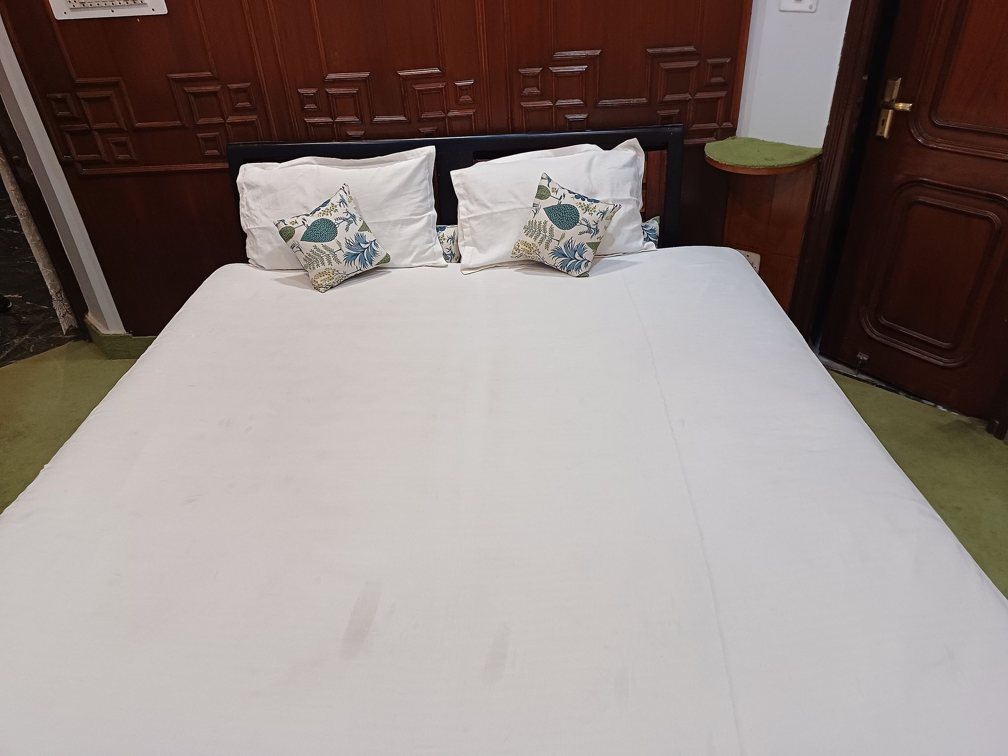 Hotel Natraj Palace Deluxe Room 3