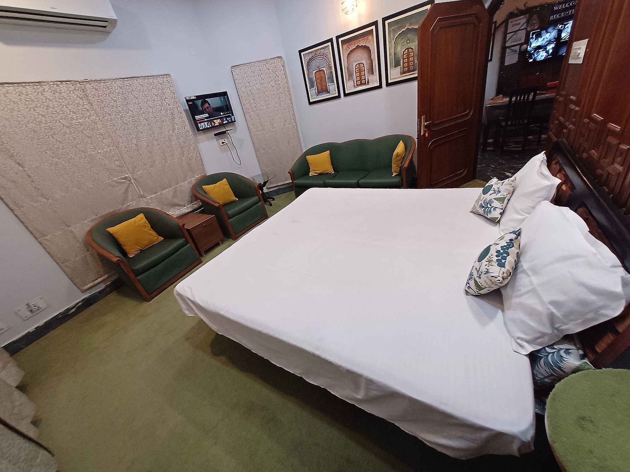 Hotel Natraj Palace Deluxe Room 2