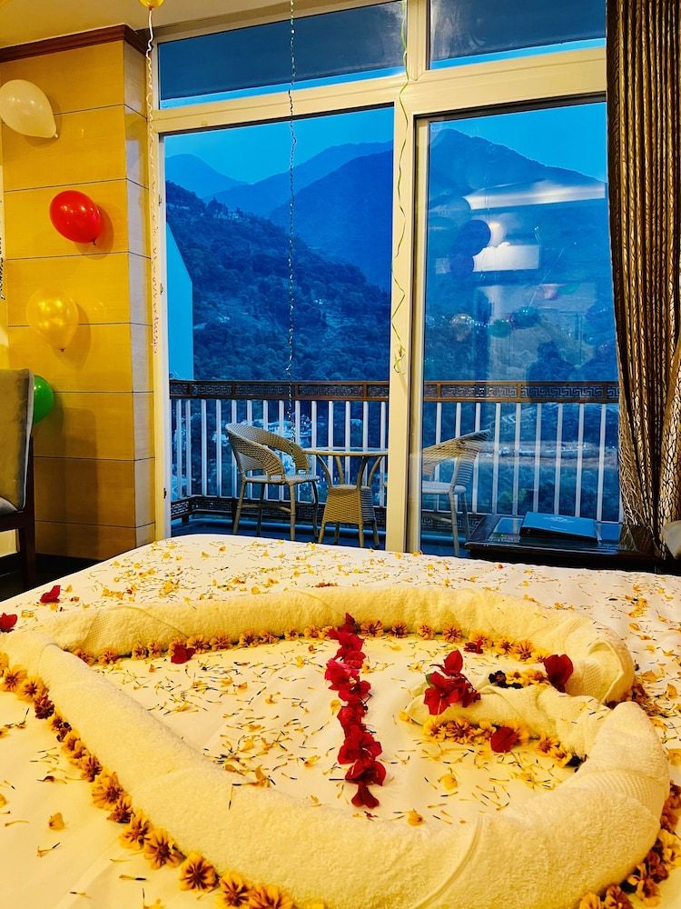 Luxury Room Mountain, River View