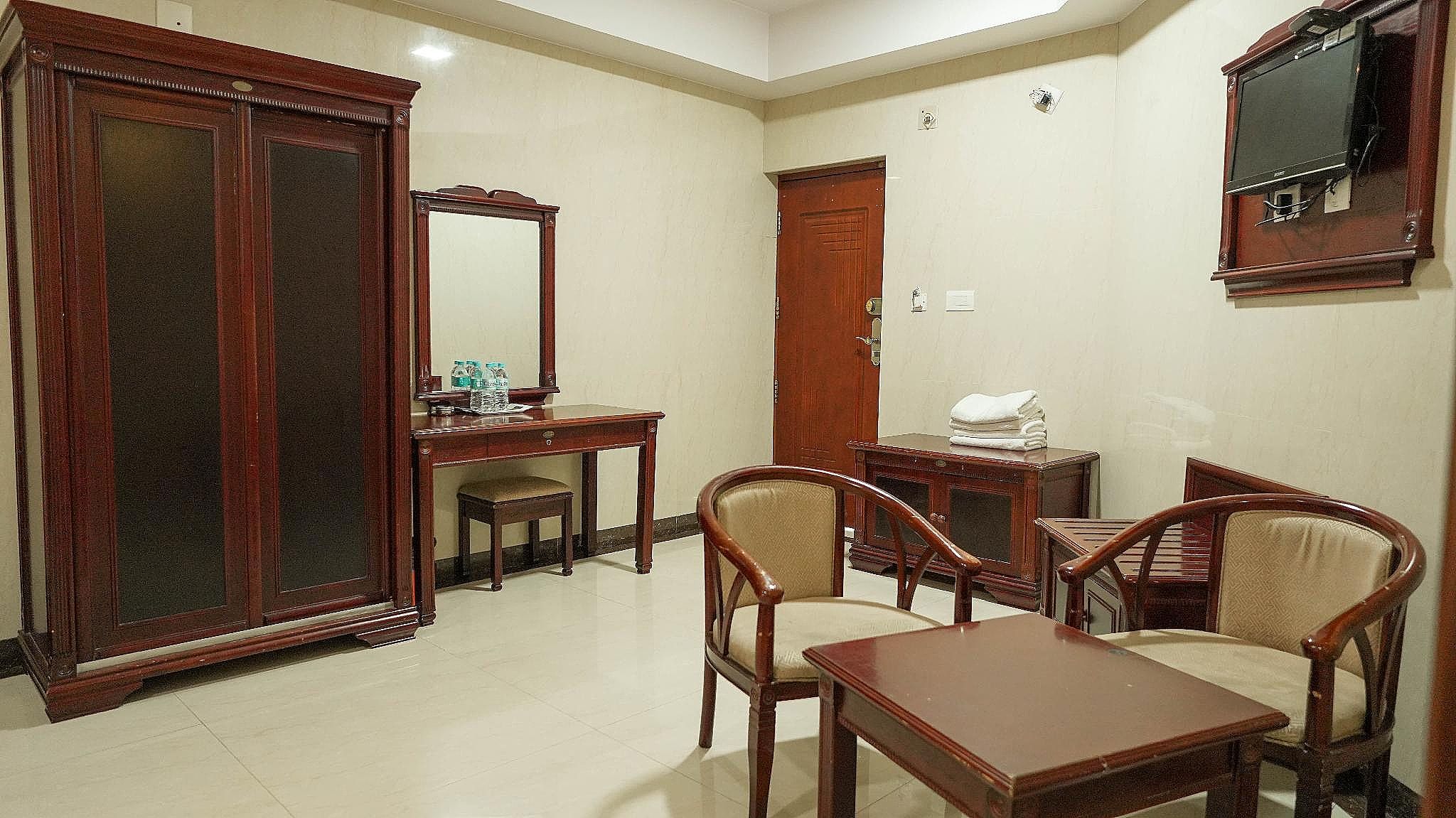 HOTEL YUVRAJ SIGNATURE Yuvraj Suite 17