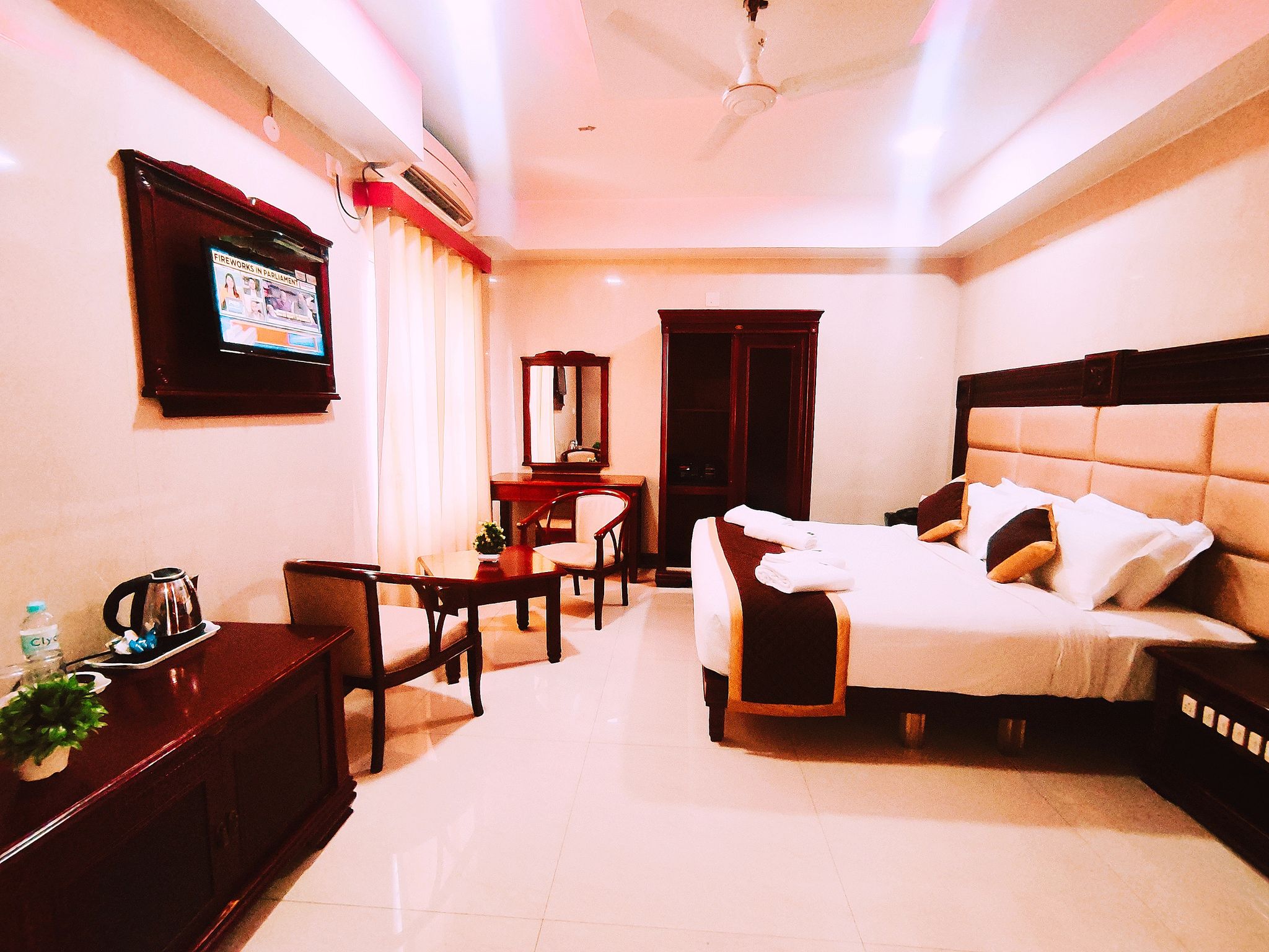 HOTEL YUVRAJ SIGNATURE Yuvraj Suite 11