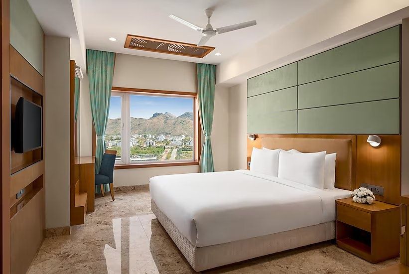 Howard Johnson by Wyndham Udaipur Roop Nagar Deluxe King- Non Smoking