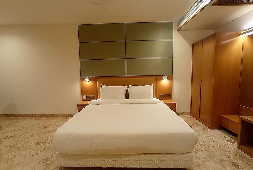 Howard Johnson by Wyndham Udaipur Roop Nagar Deluxe King- Non Smoking 3