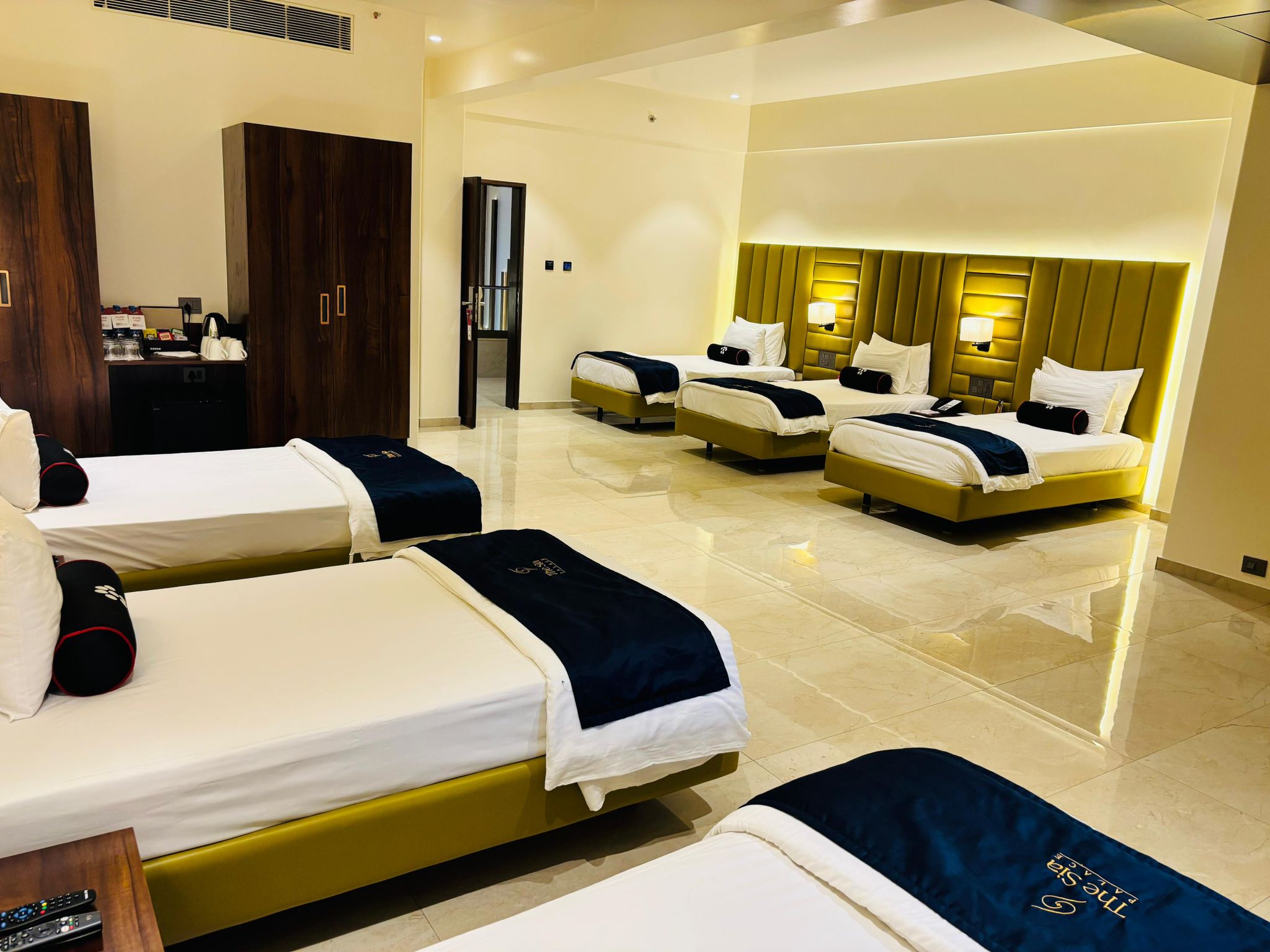 Hexa Room