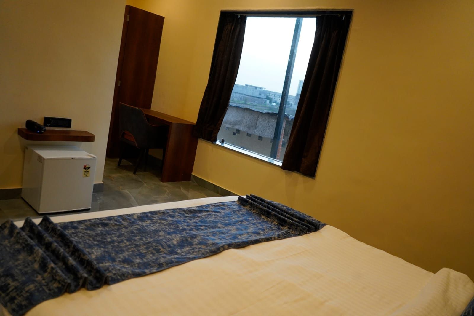 Orange Eye Resort Executive 6