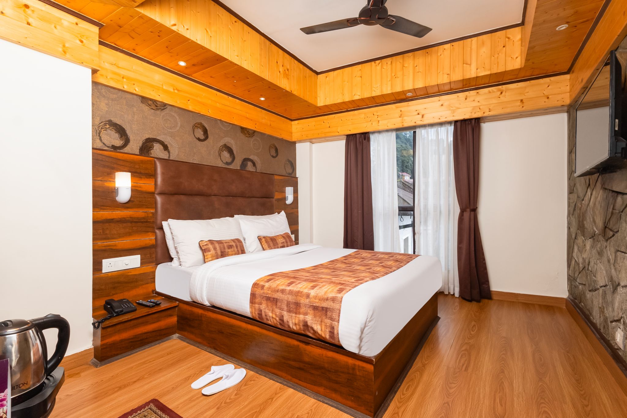 Sumitel Queens Yard Deluxe Double 3