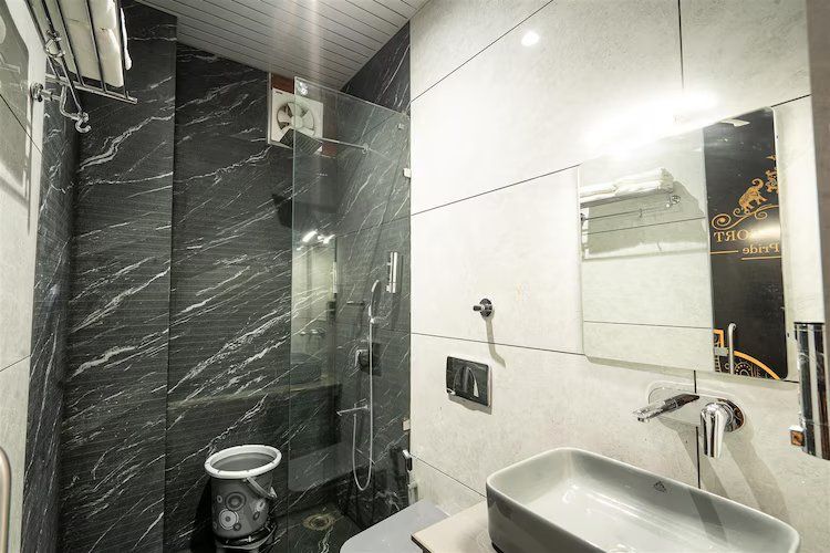 Rajwada Resort Executive King Bed 3