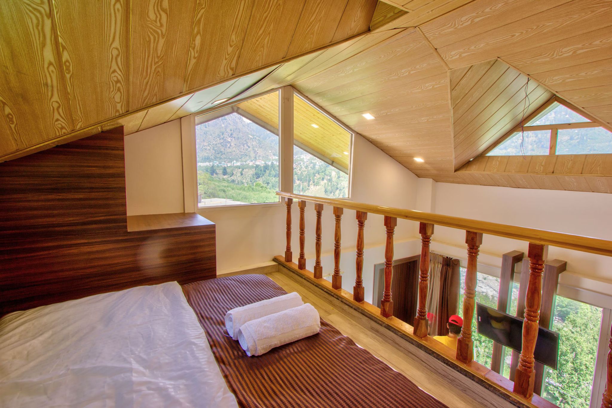 Deluxe with Balcony Mountain View