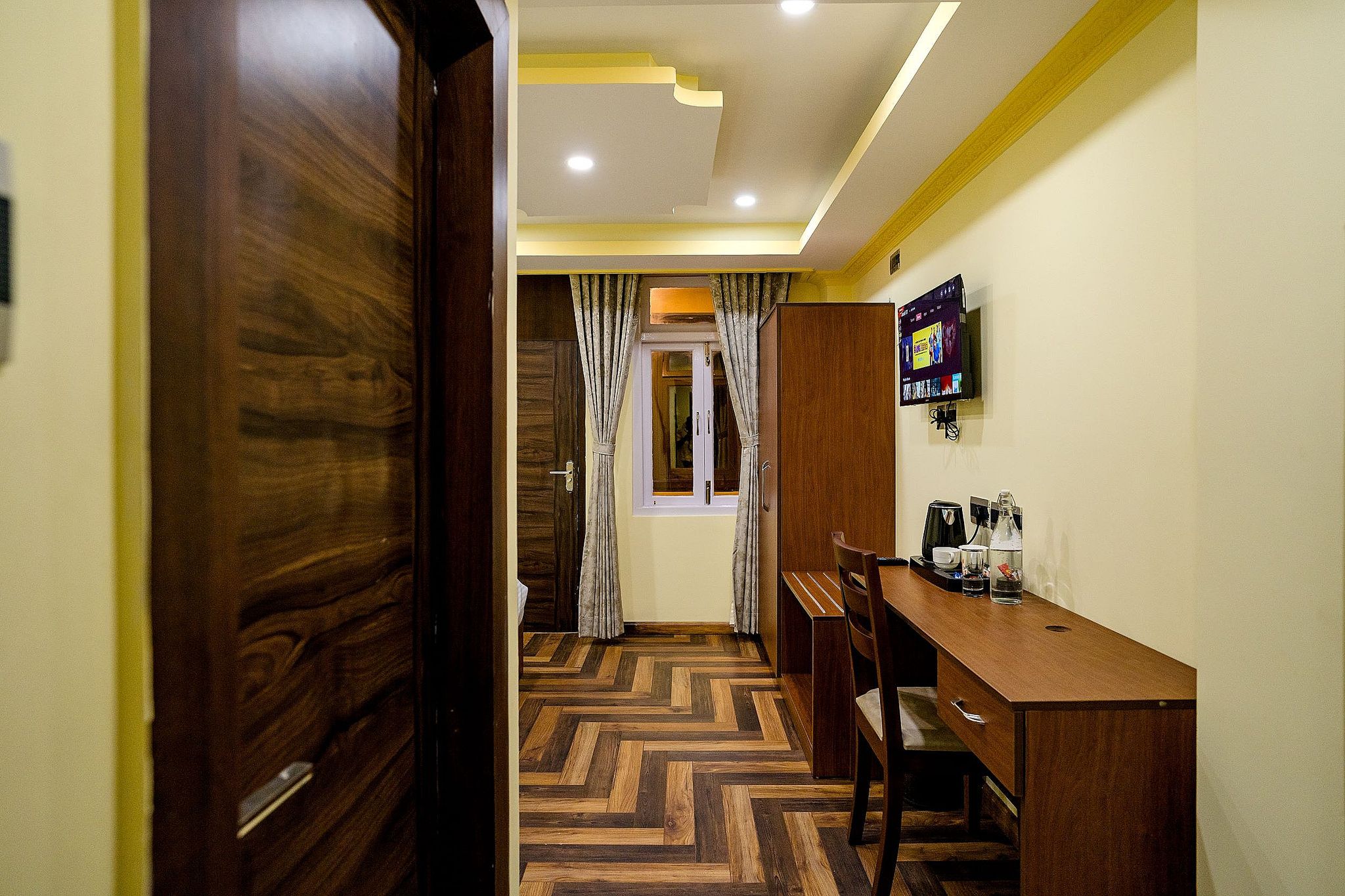 Sharolyn Boutique Near Mg Marg  Comfort Queen 7