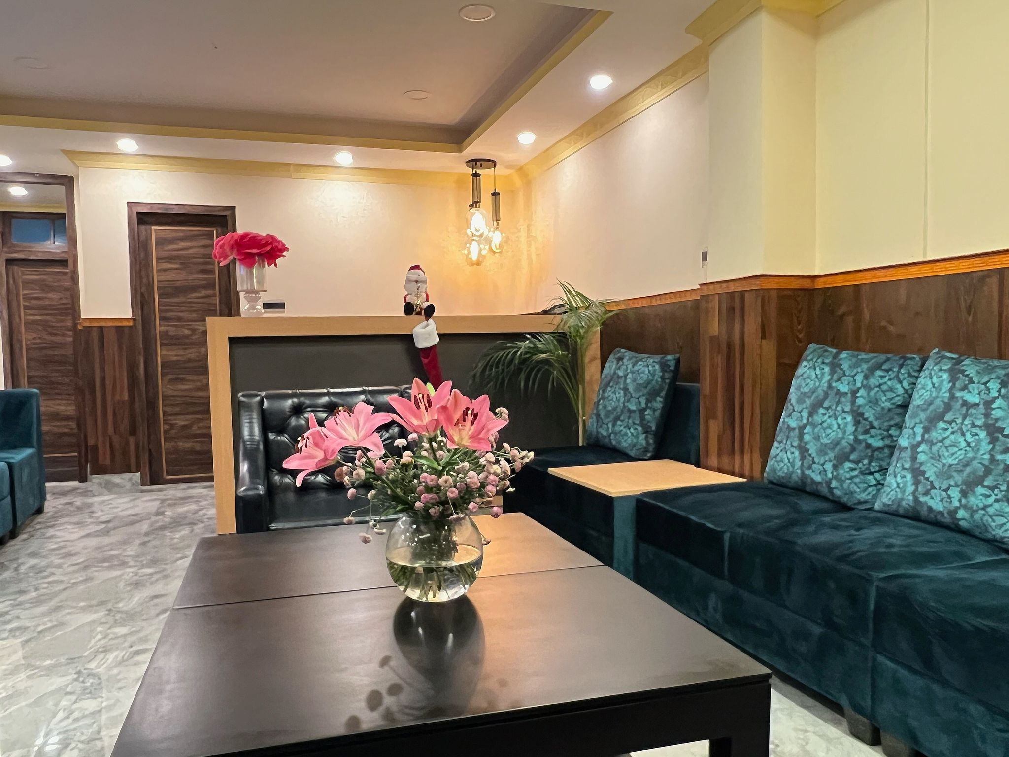 undefined Sharolyn Boutique Near Mg Marg  2