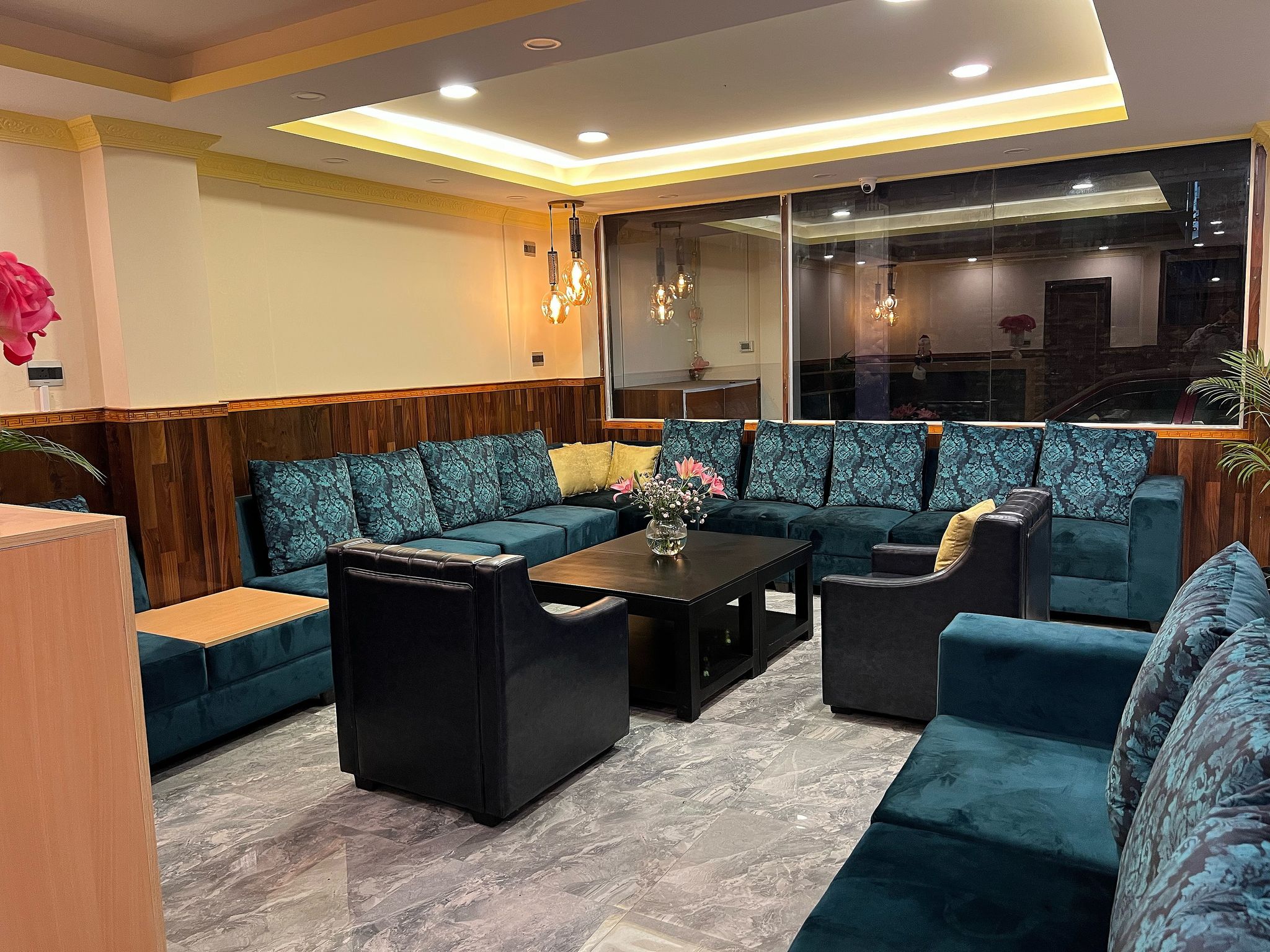 undefined Sharolyn Boutique Near Mg Marg  3