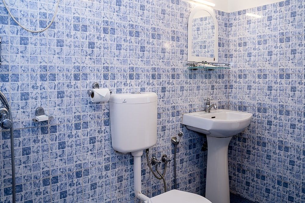 Sparrow Juniper Tree Near Mg Marg Comfort Room 25