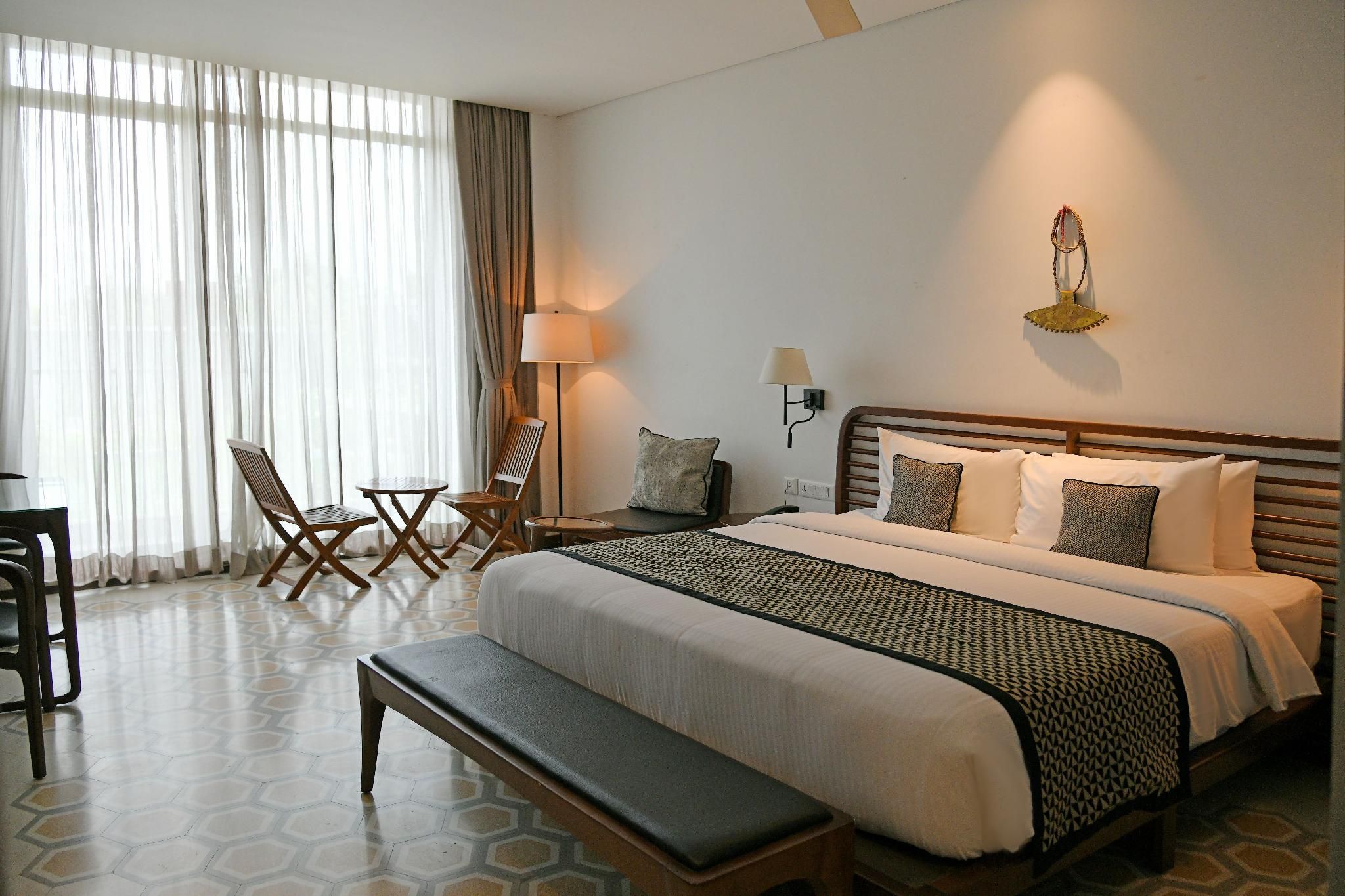 DELUXE ROOM GARDEN ACCESS