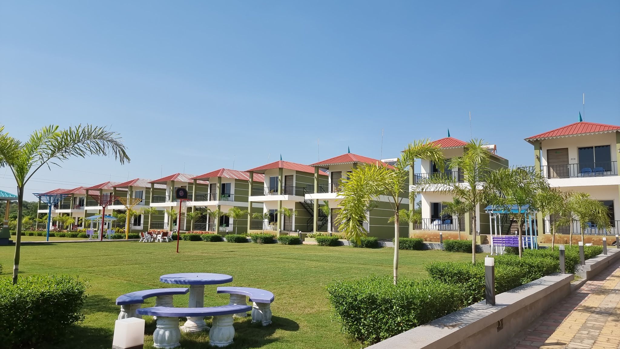 undefined The Comfort Gir Resort 10