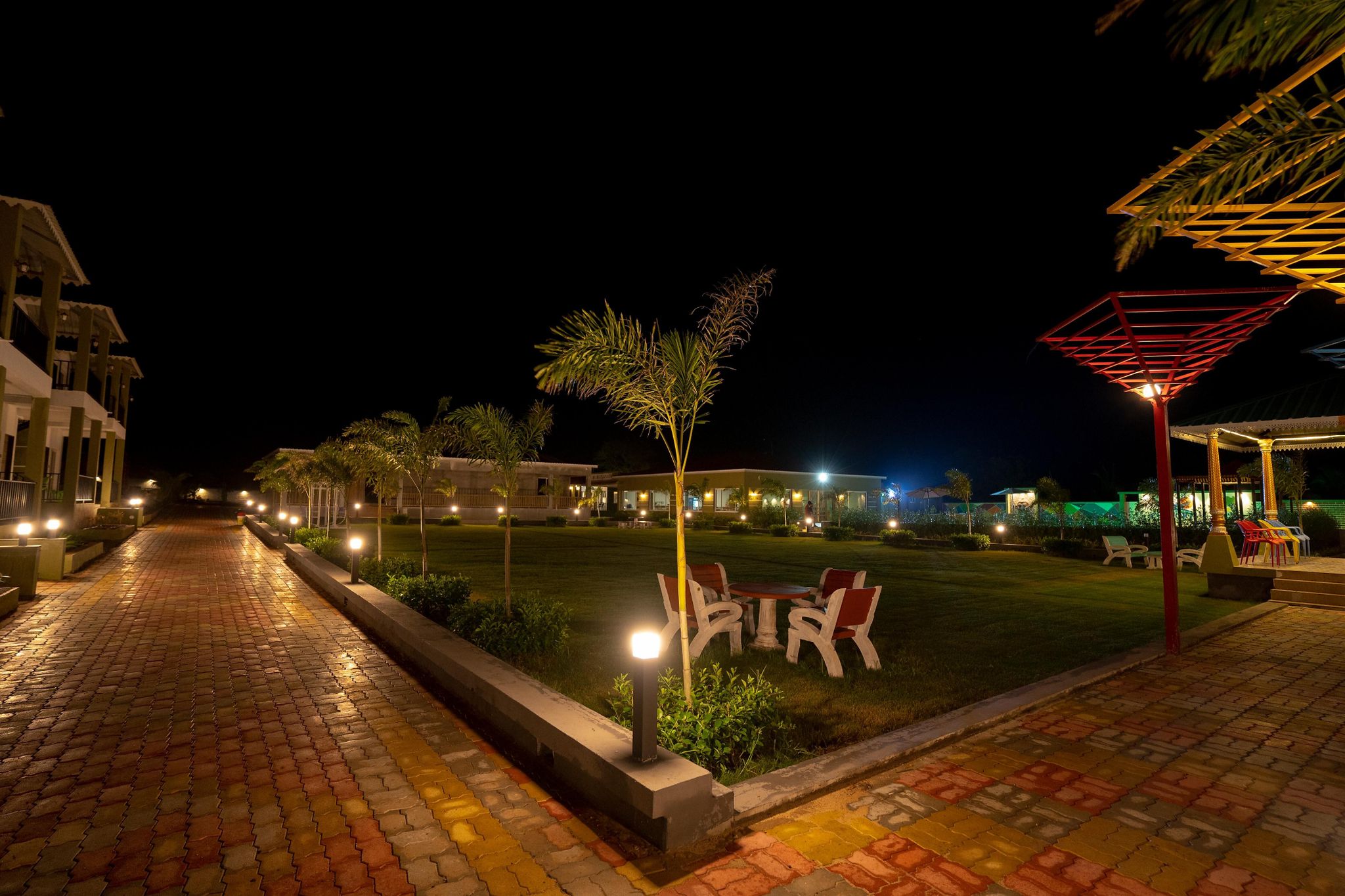 undefined The Comfort Gir Resort 6