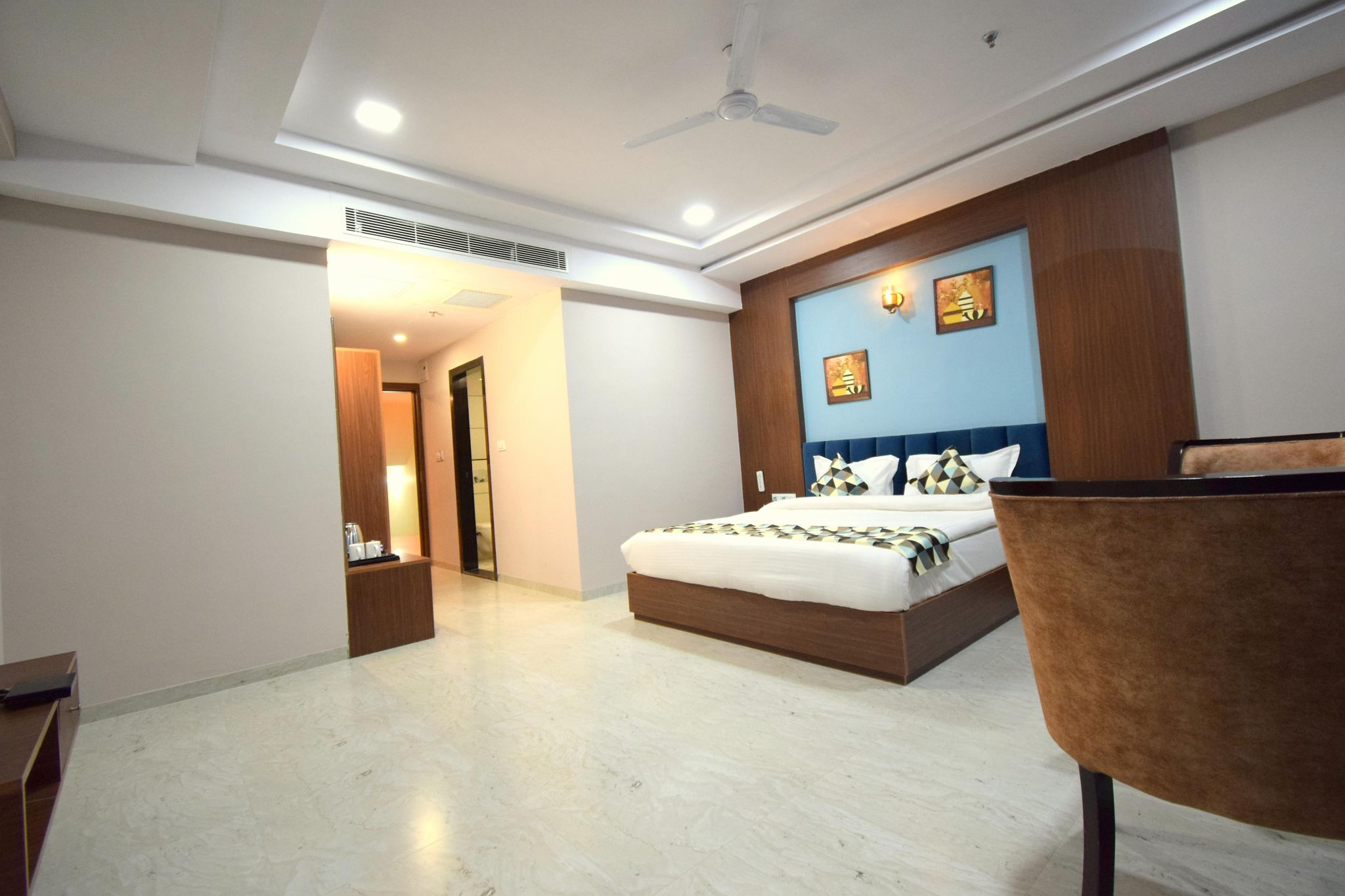 The Sky Imperial - Shahi Hotels & Resort Imperial Deluxe Room 10