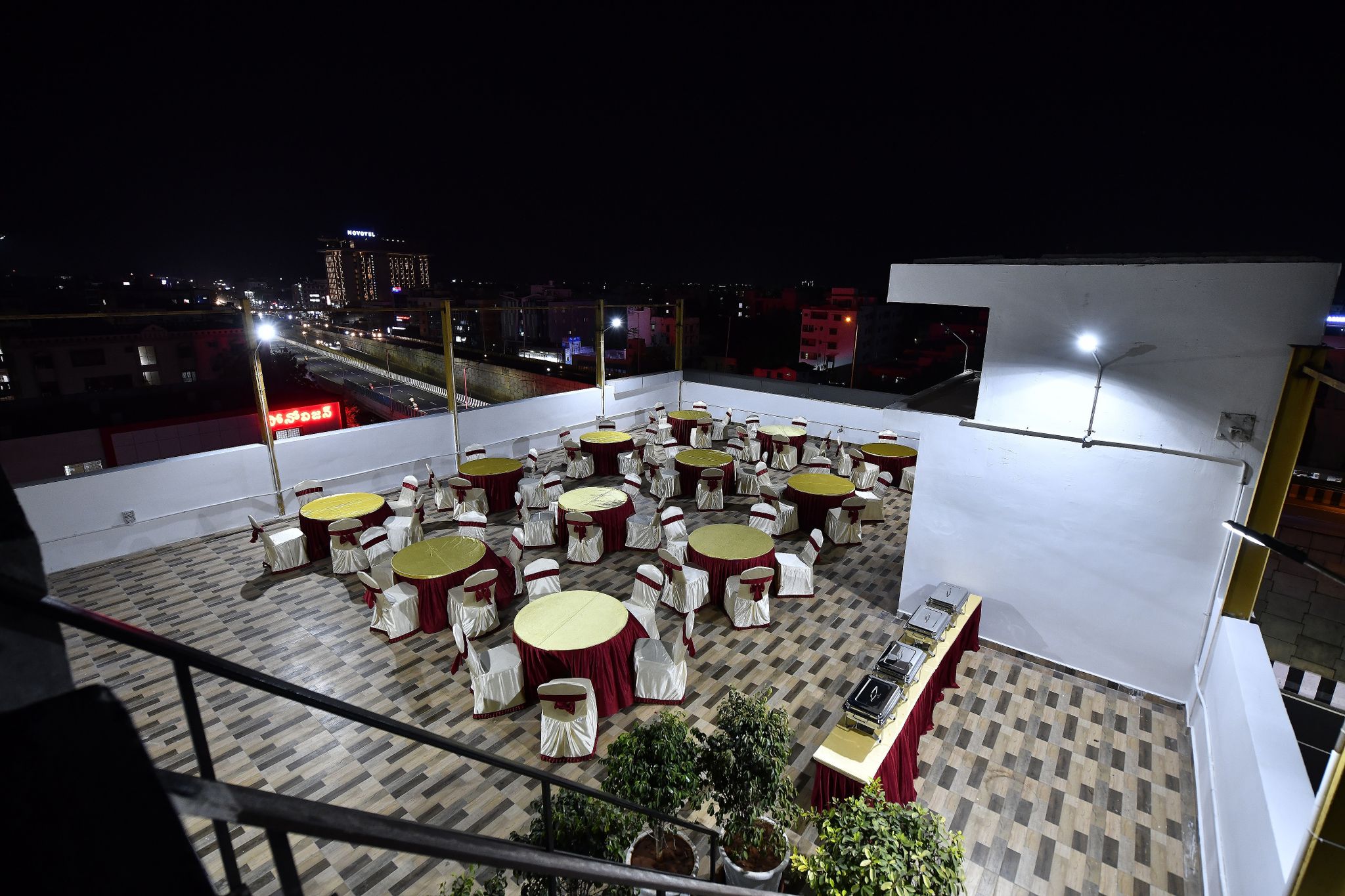 Food & Dining