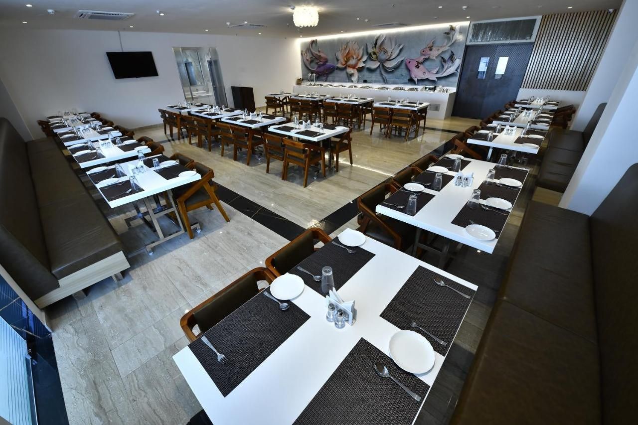 Food & Dining