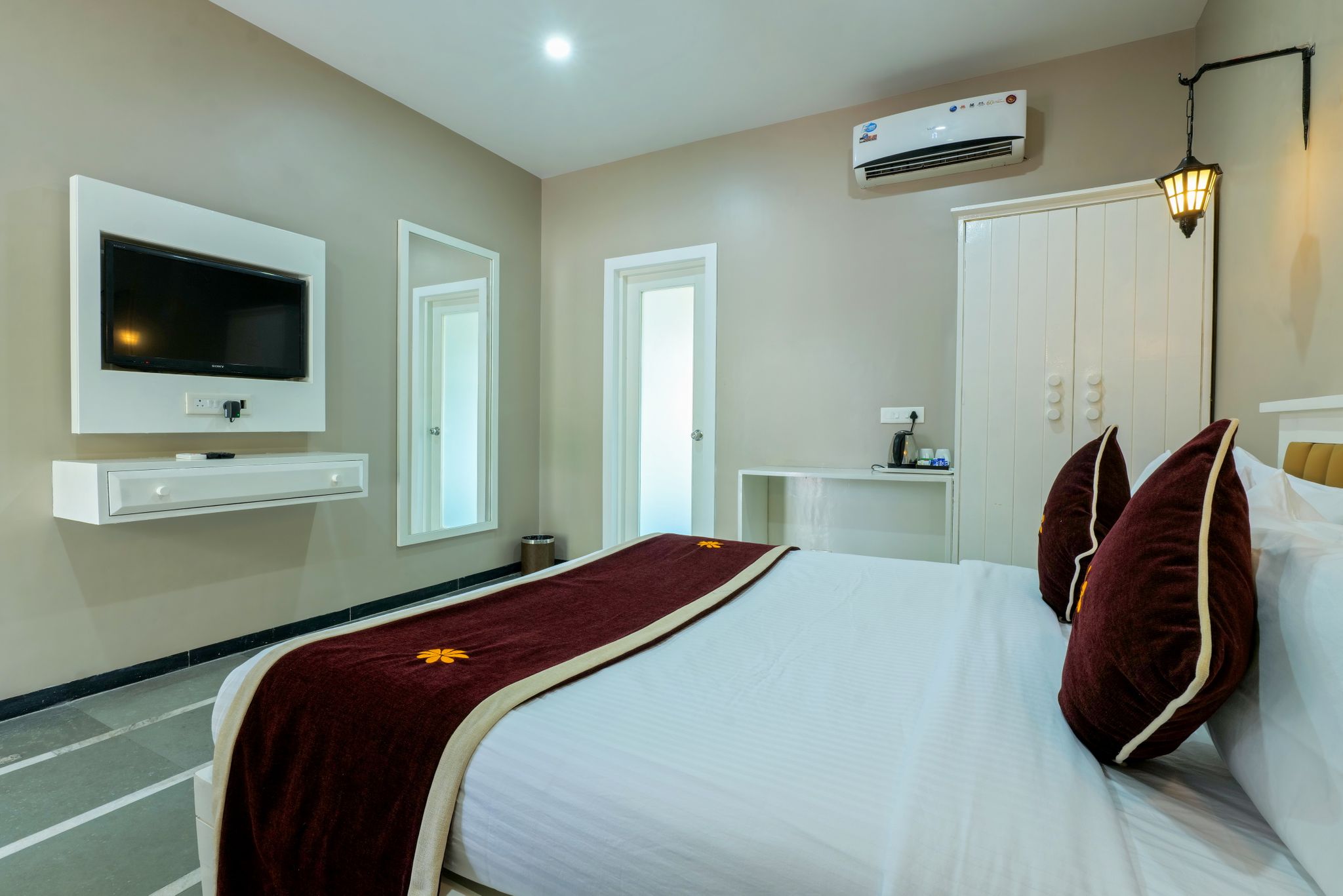 Gold Beach Villa Semi Deluxe 3