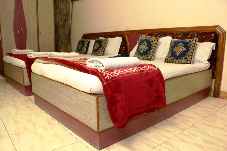 Executive Family AC Room