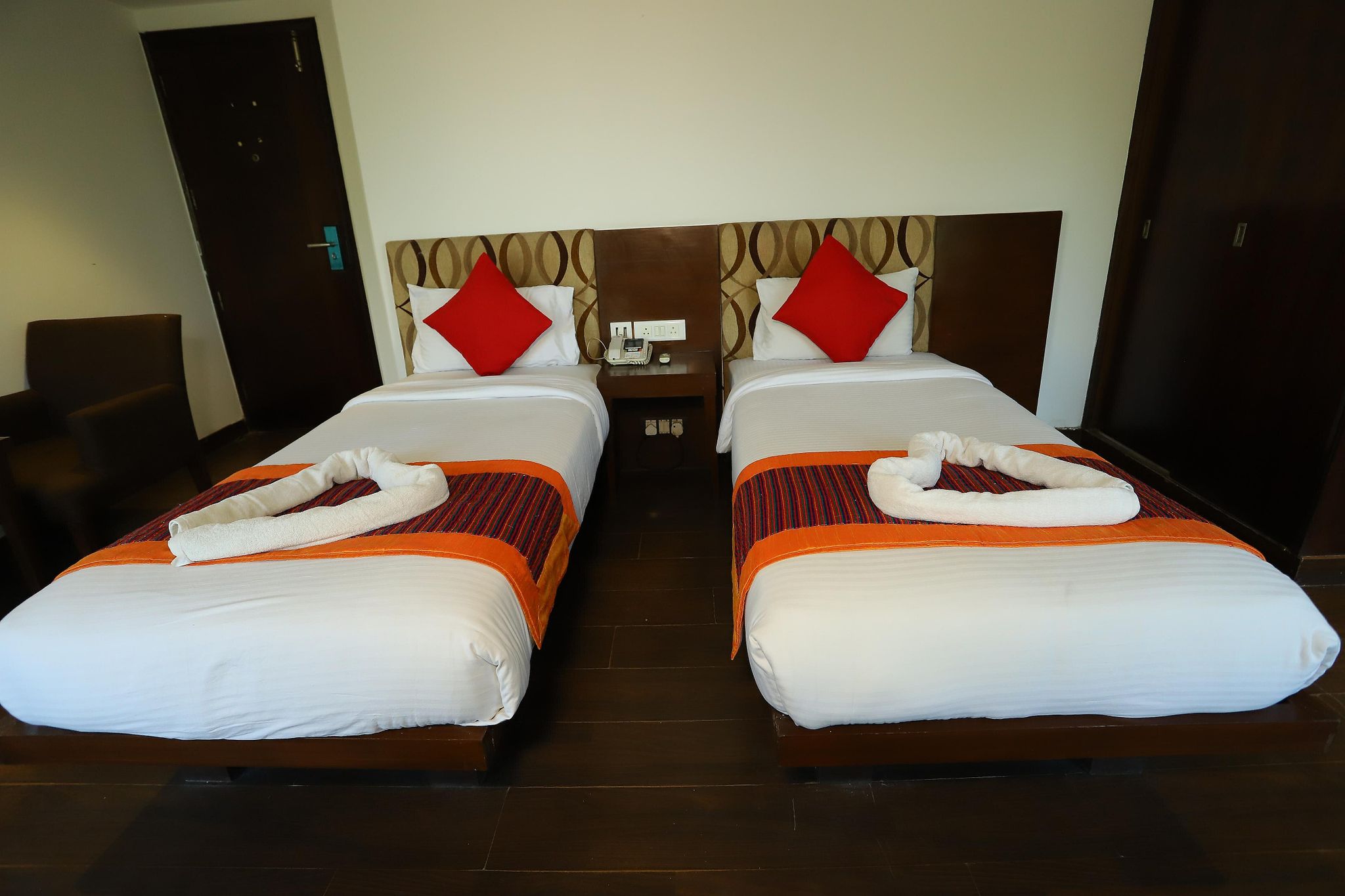 Arch Plaza - Near Yashobhoohmi Deluxe Double or Twin Room 3