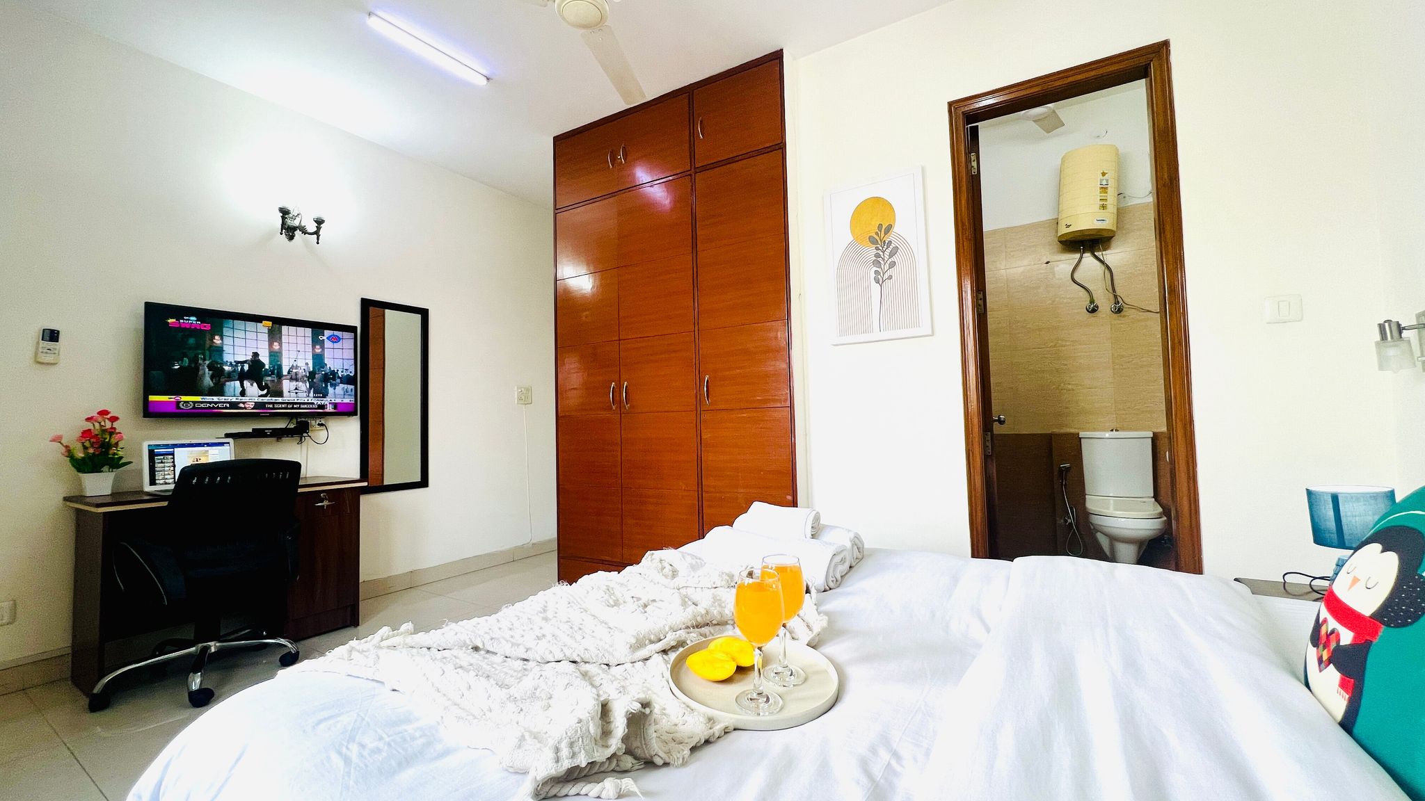 BluO 1BHK Defence Colony Mkt - Balcony, Parking 1BHK 4