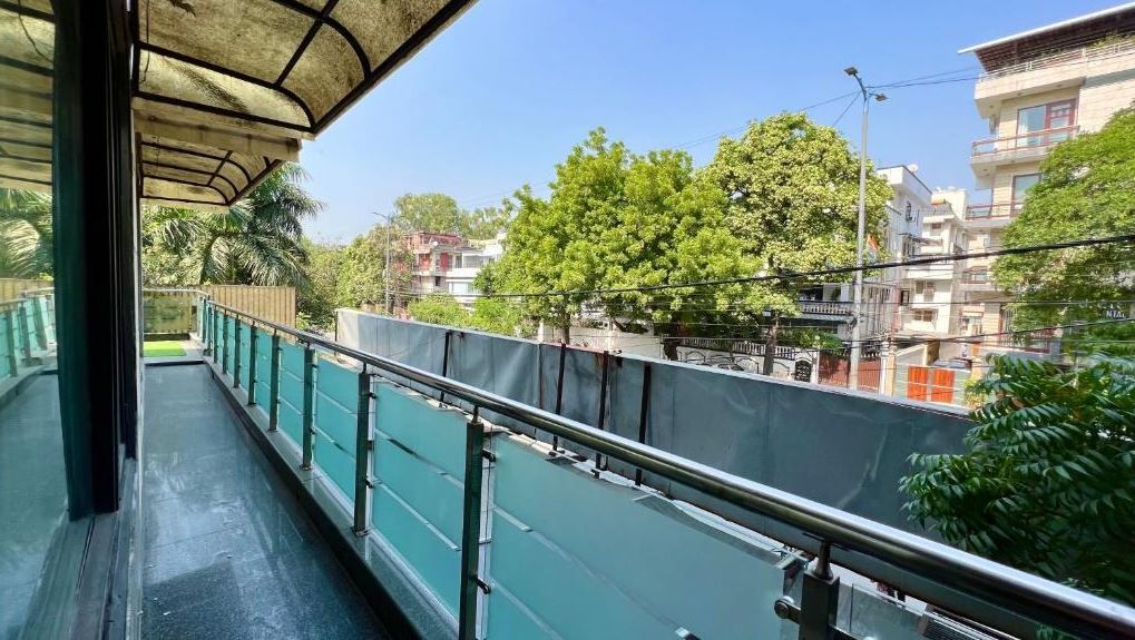 undefined BluO 3BHK Green Park, Private Garden Balcony, Lift 3