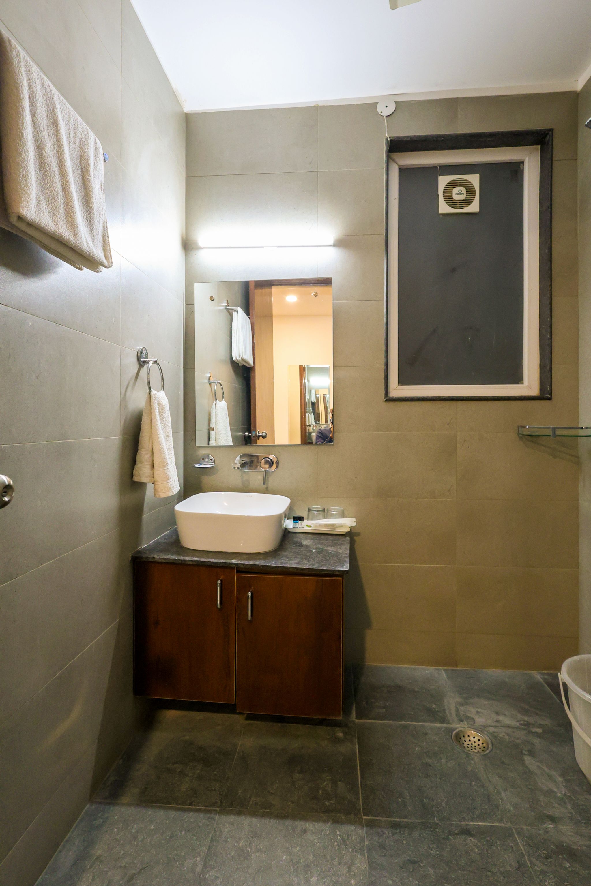 Nikko Palm Near Huda City Centre Deluxe Room Dbl Bed  7