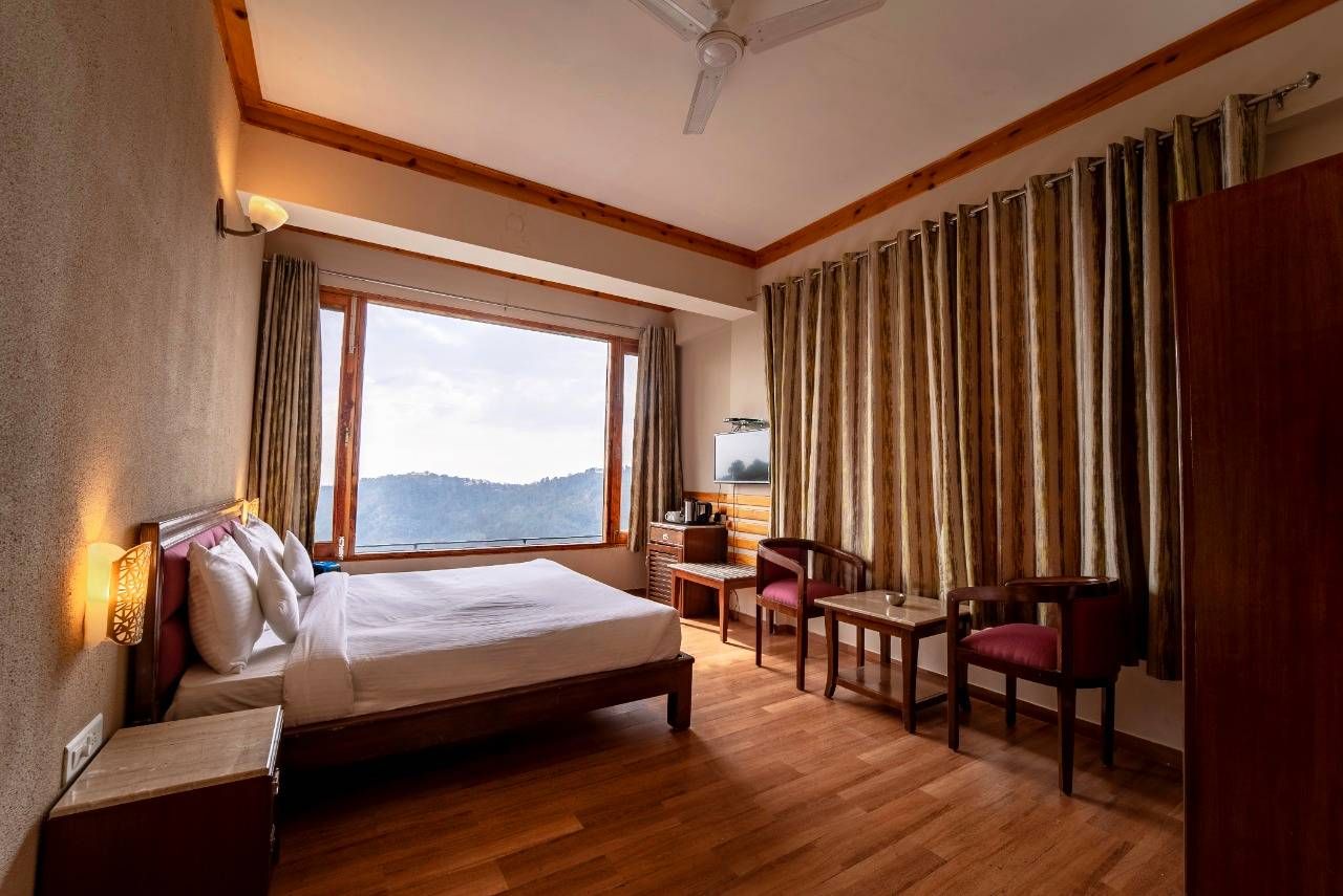 Pine Drive Resort Premium Room 5